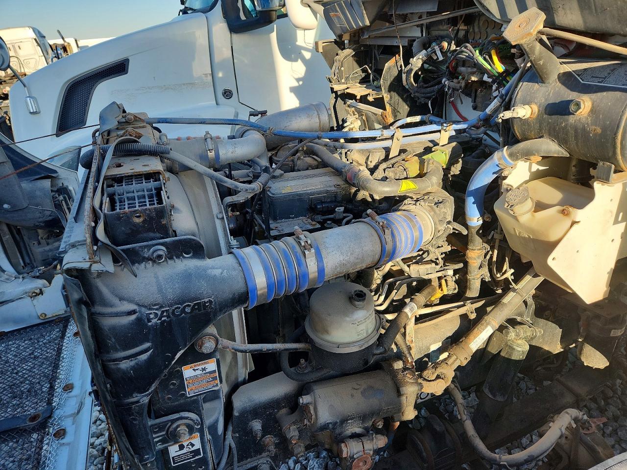 2016 Kenworth T300 Semi Truck