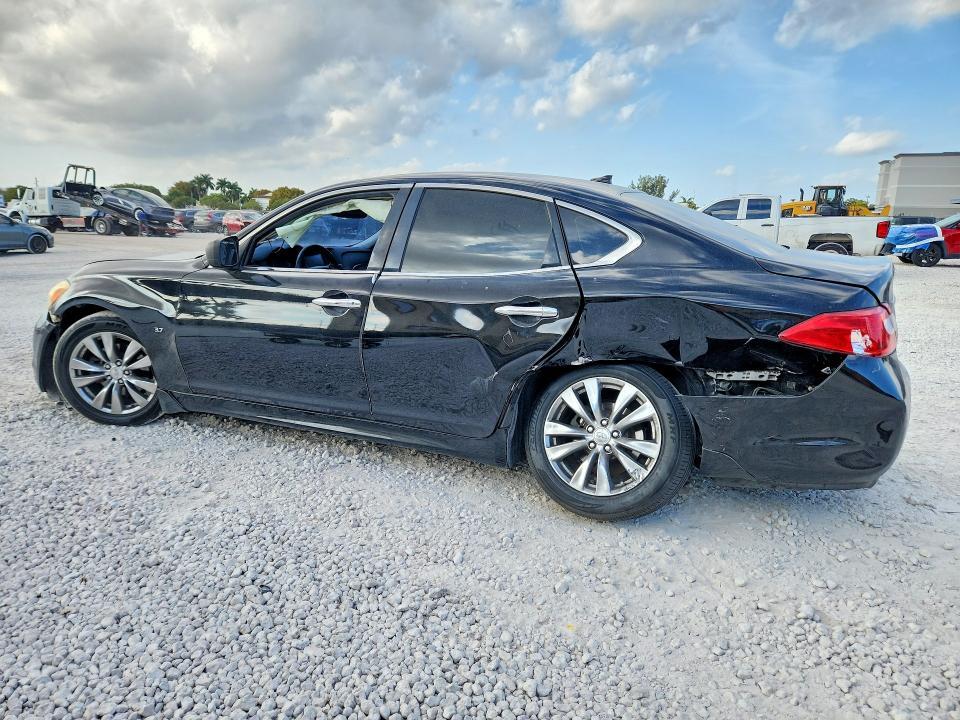 2014 Infiniti Q70 3.7