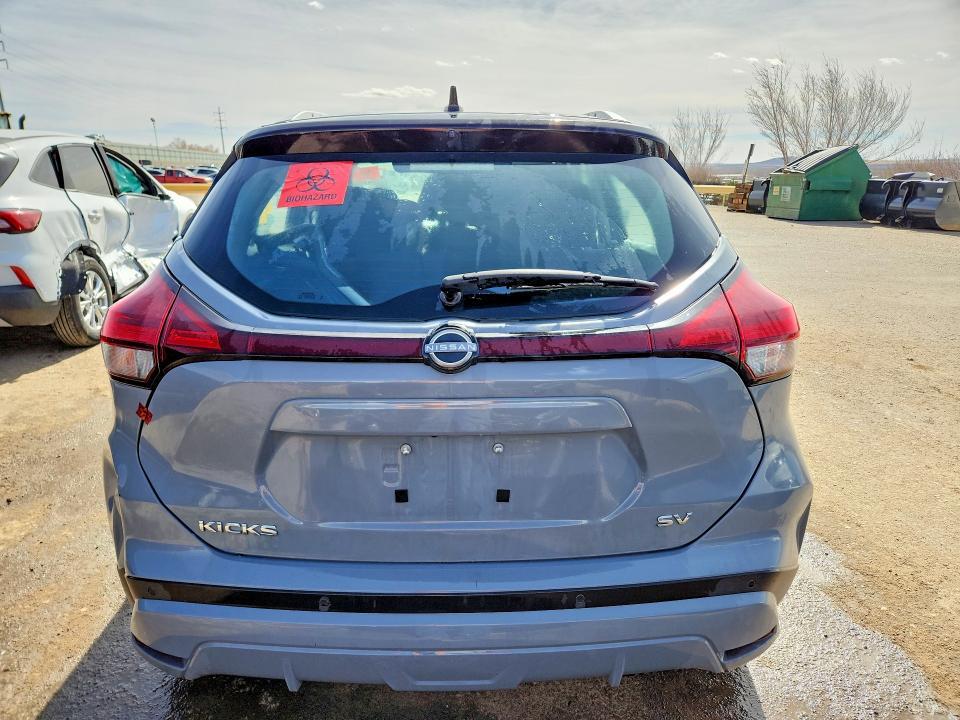 2023 Nissan Kicks sv