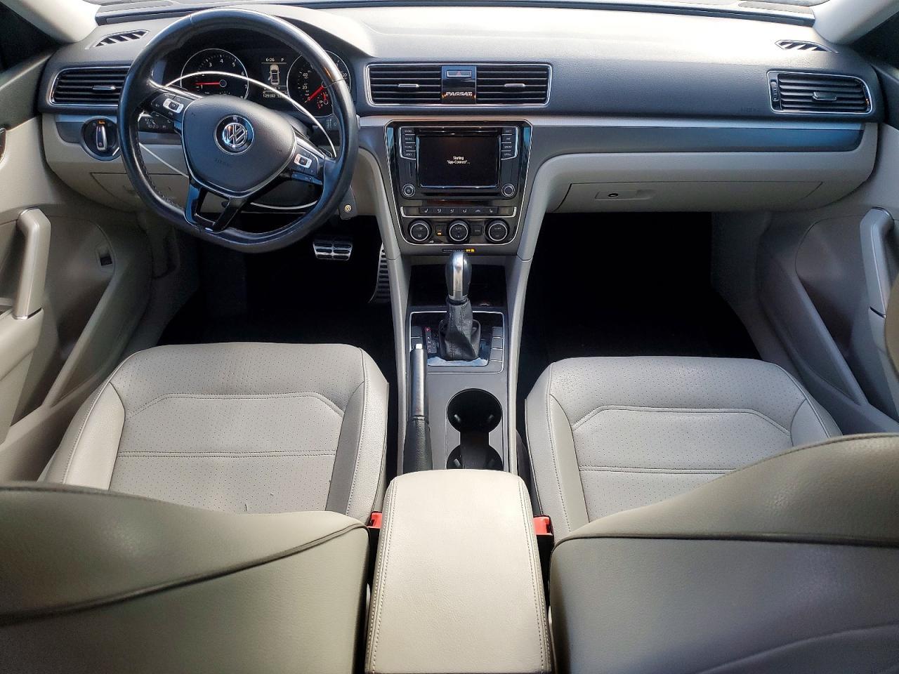 2018 Volkswagen Passat s