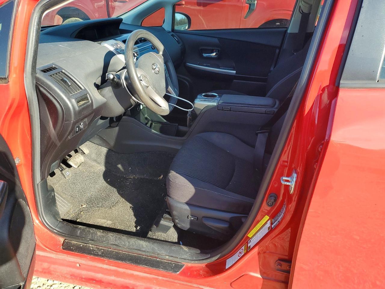 2016 Toyota Prius v Three