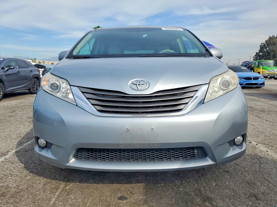 2011 Toyota Sienna xle