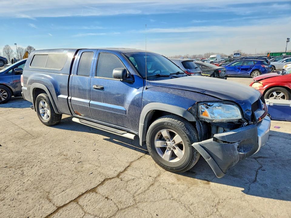 2006 Mitsubishi Raider Durocross