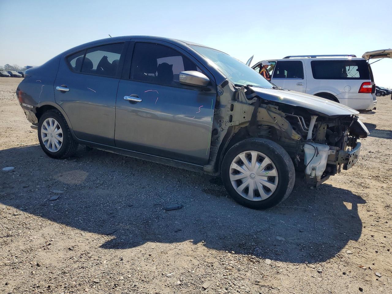 2019 Niss Versa sv
