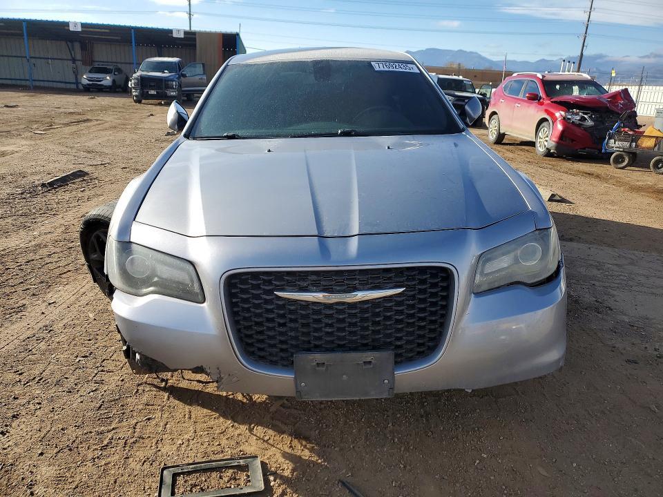 2018 Chrysler 300 s