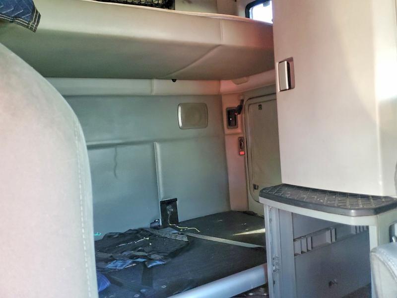 2015 Kenworth Constructi-Semi Truck