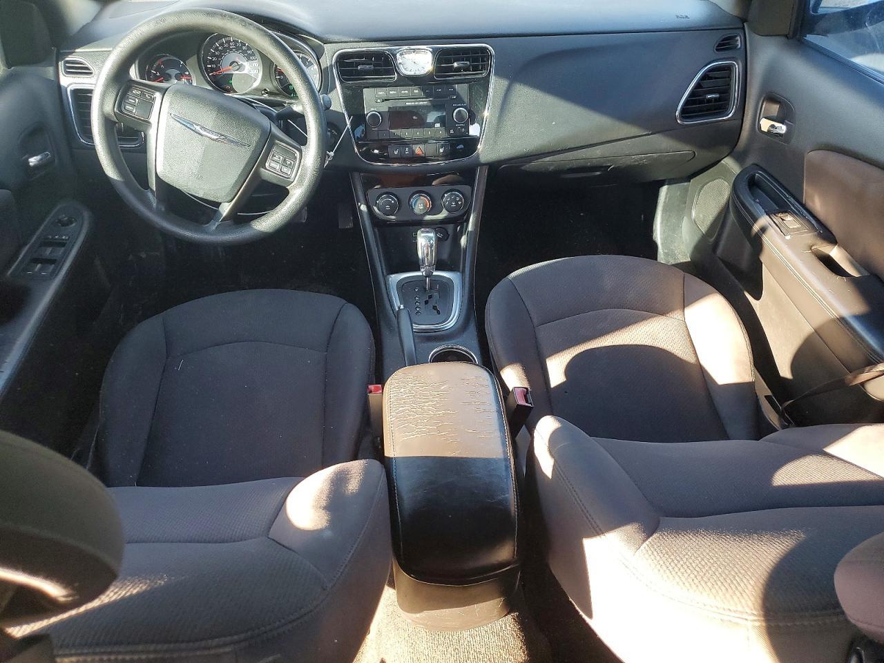 2013 Chrysler 200 lx