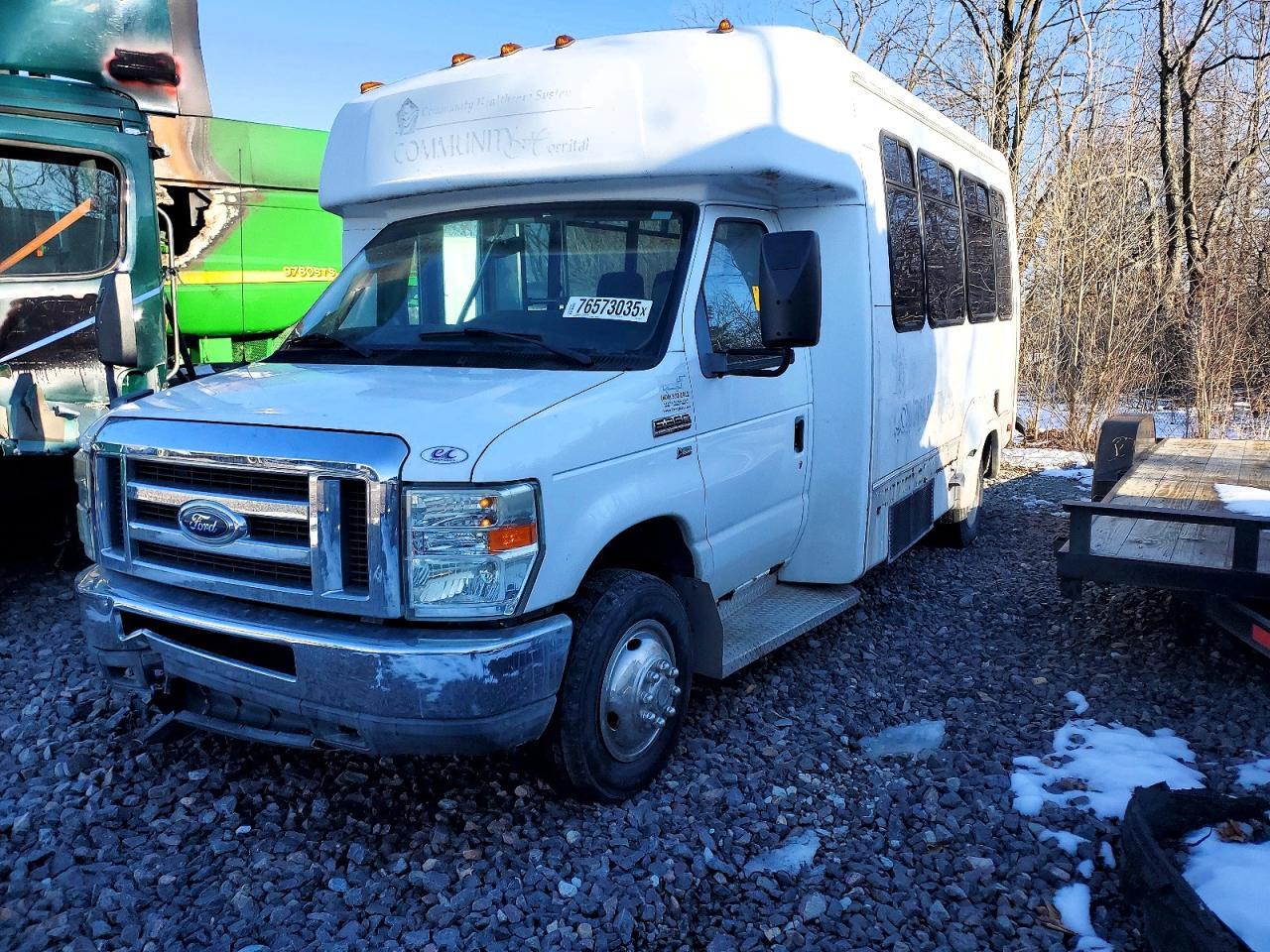 2010 Ford Econoline E350 Super Duty Cutaway Van