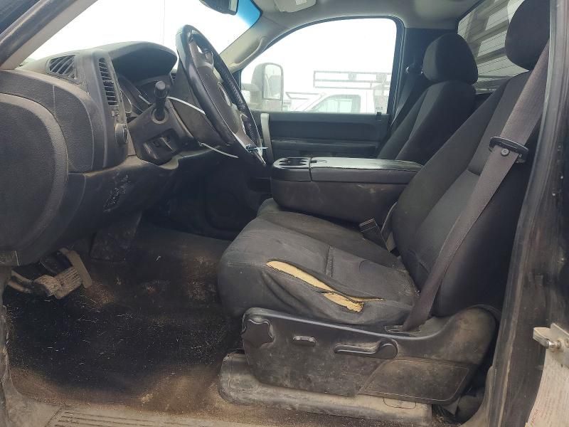 2011 GMC Sierra K2500 Flatbed Truck