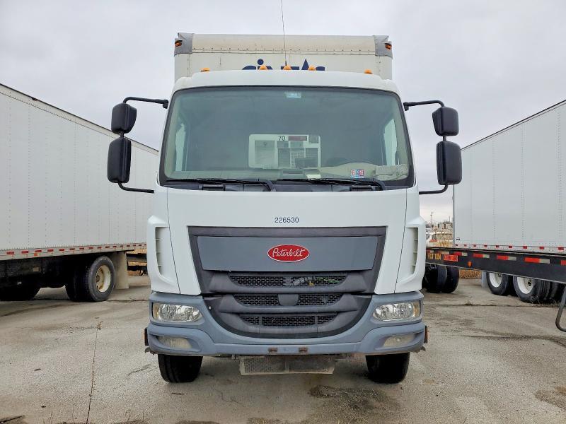 2015 Peterbilt 220 BOX Truck