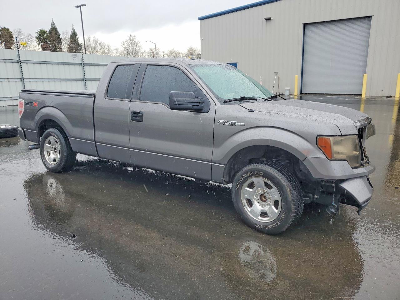2013 Ford F150 Super cab