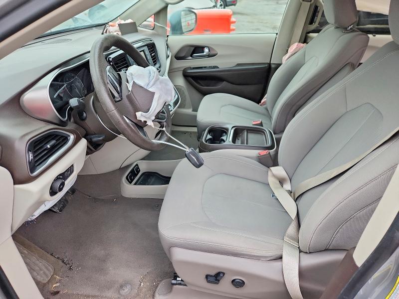 2017 Chrysler Pacifica Touring l