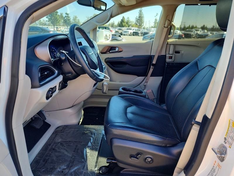 2018 Chrysler Pacifica Touring l