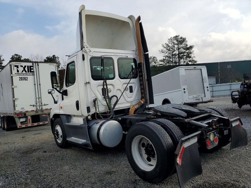 2016 Freightliner Cascadia 125 Semi Truck