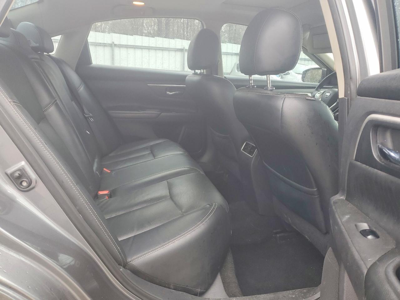 2016 Niss Altima 2.5
