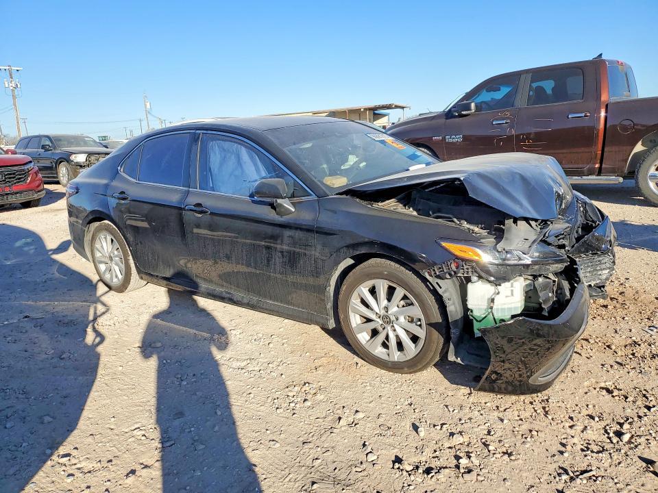 2023 Toyota Camry le