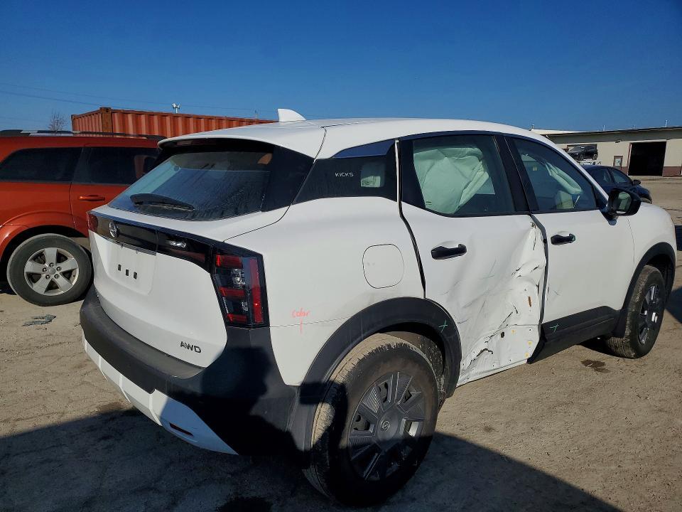 2025 Nissan Kicks s