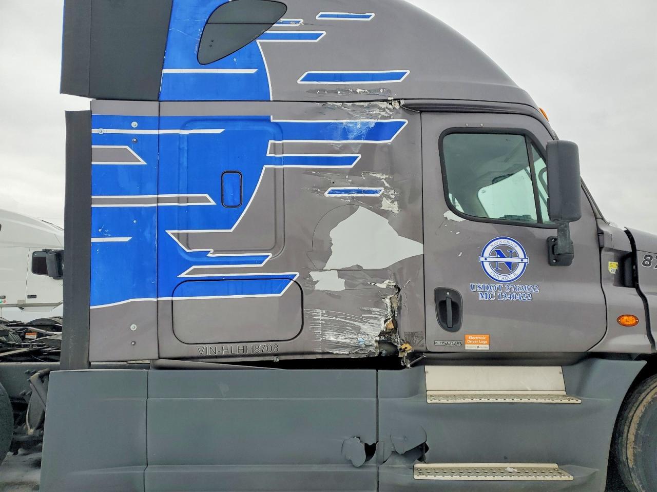 2017 Freightliner Cascadia 125 Semi Truck