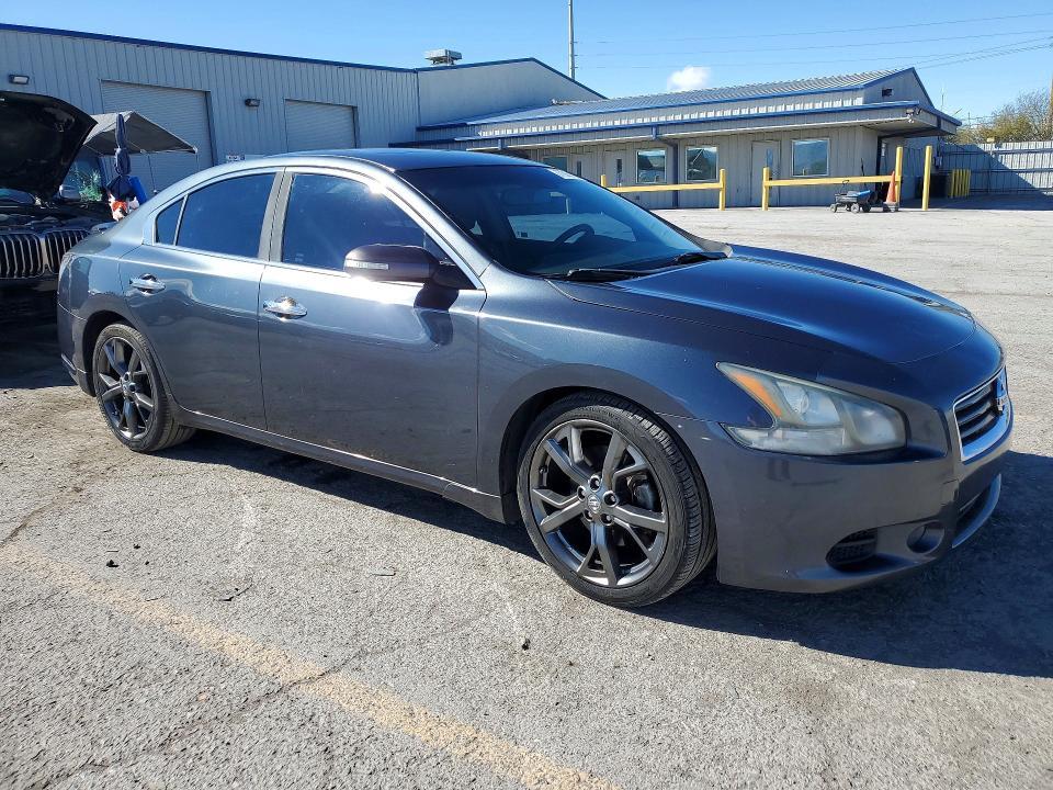 2013 Nissan Maxima s