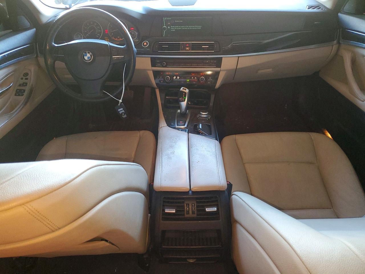 2011 BMW 528 i
