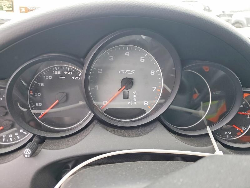 2013 Porsche Cayenne gts