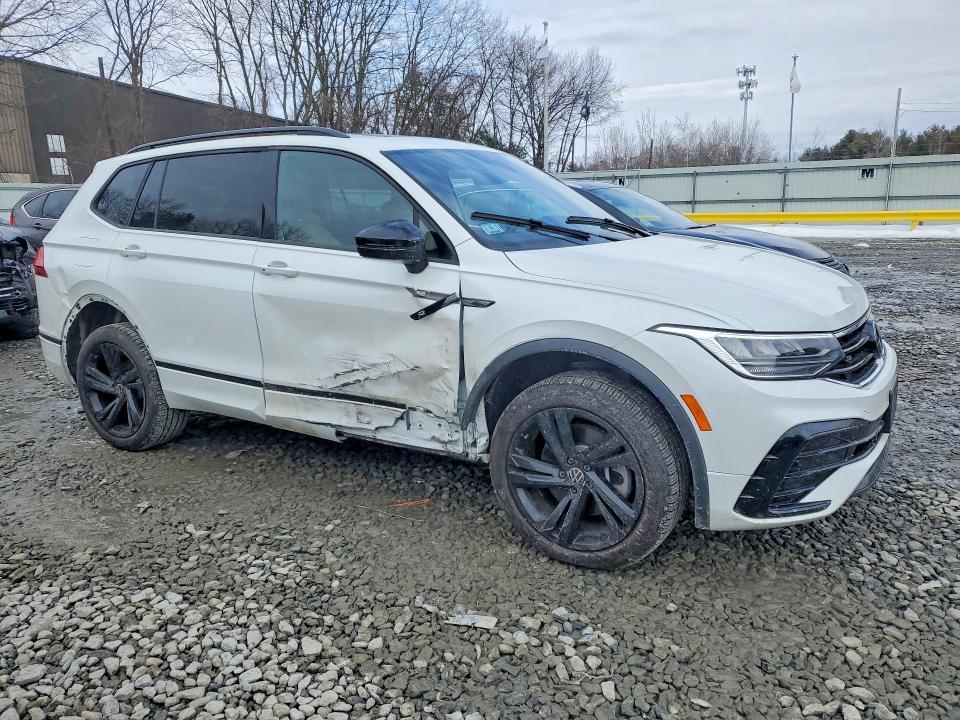 2024 Volkswagen Tiguan se R-line Black