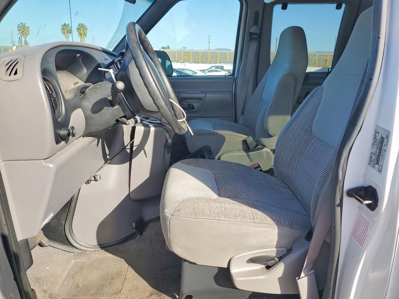 1999 Ford Econoline E350 Super Duty Wagon