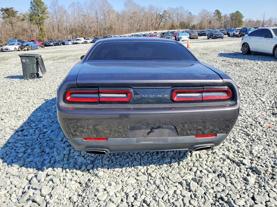 2016 Dodge Challenger sxt