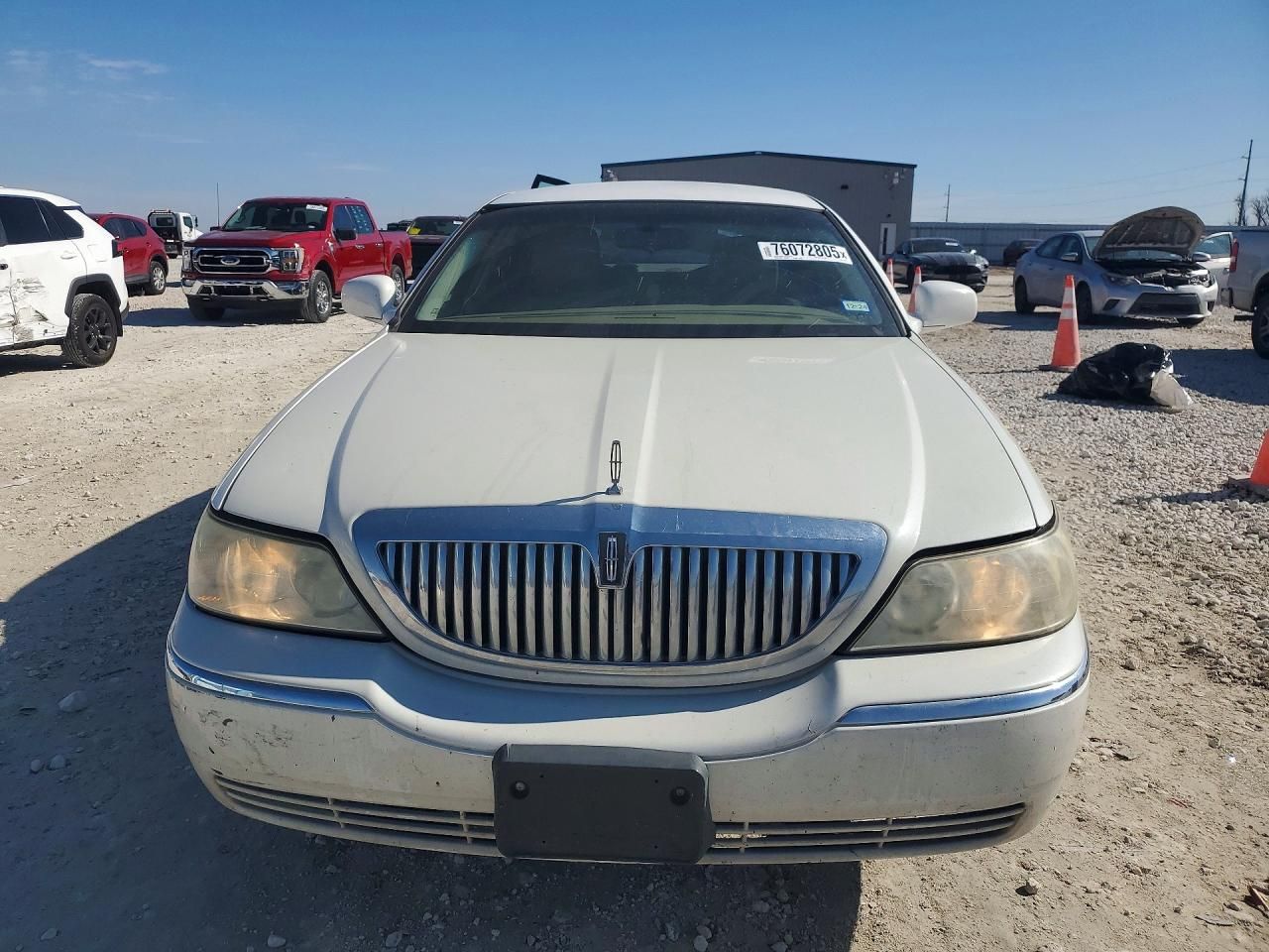 2011 Lincoln Town car Signature Limited