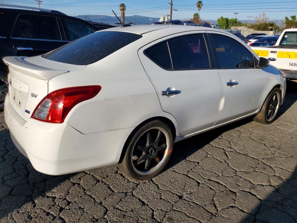 2015 Nissan Versa 1.6 sv