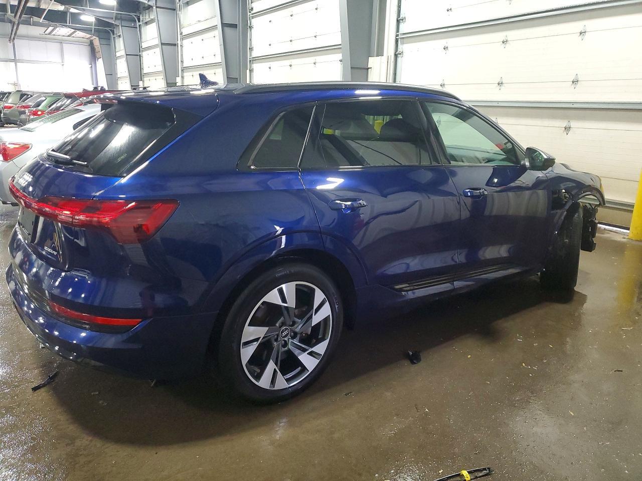 2022 Audi E-tron Premium