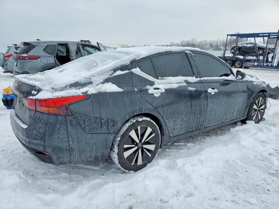2022 Nissan Altima sv