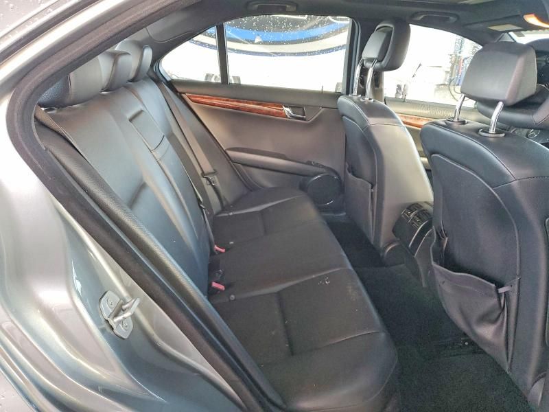 2010 Mercedes-Benz C300