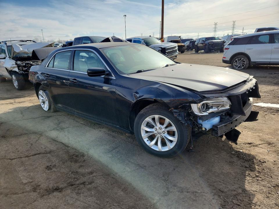 2015 Chrysler 300 Limited