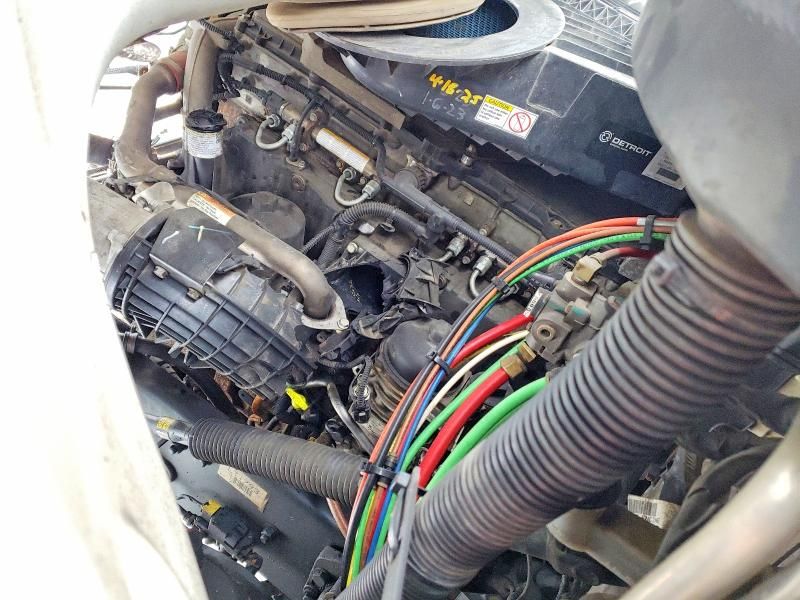 2020 Freightliner Cascadia 126