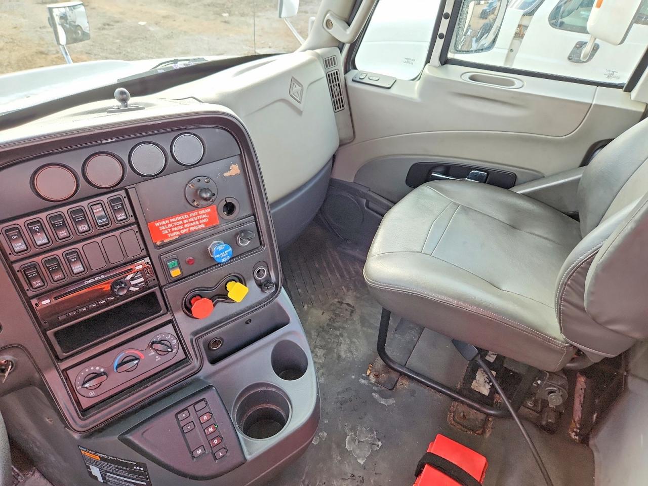 2017 International Prostar Semi Truck