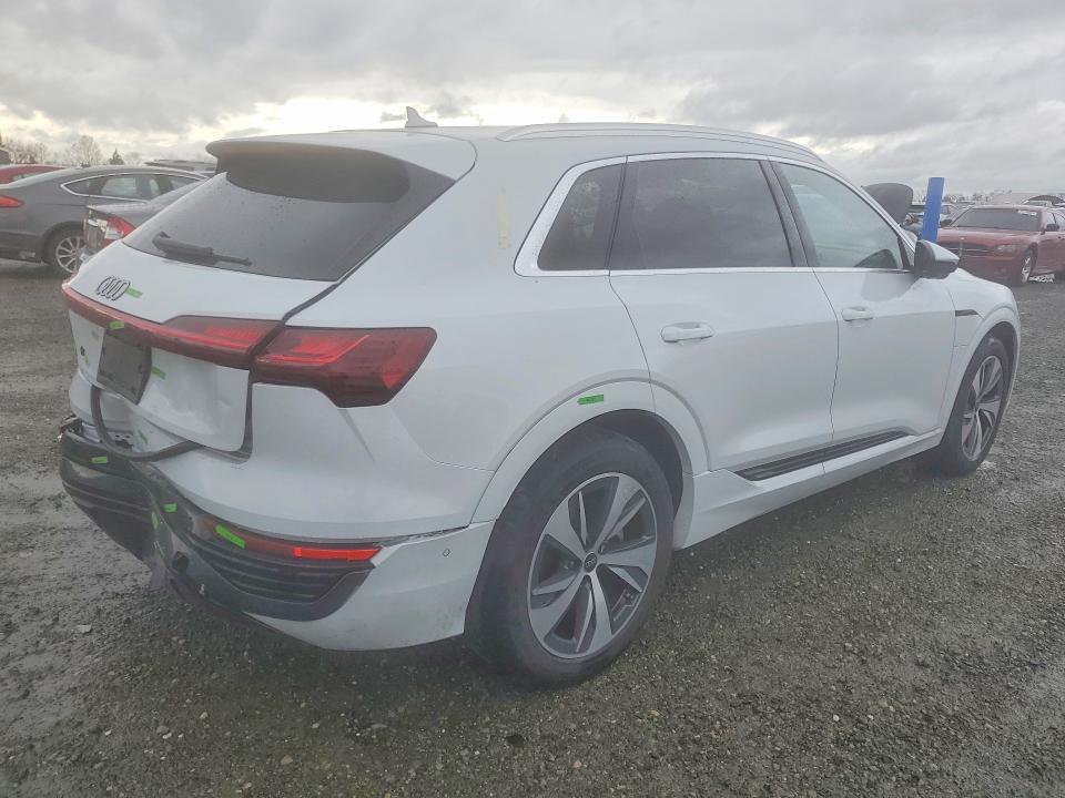 2024 Audi Q8 E-tron Premium Plus