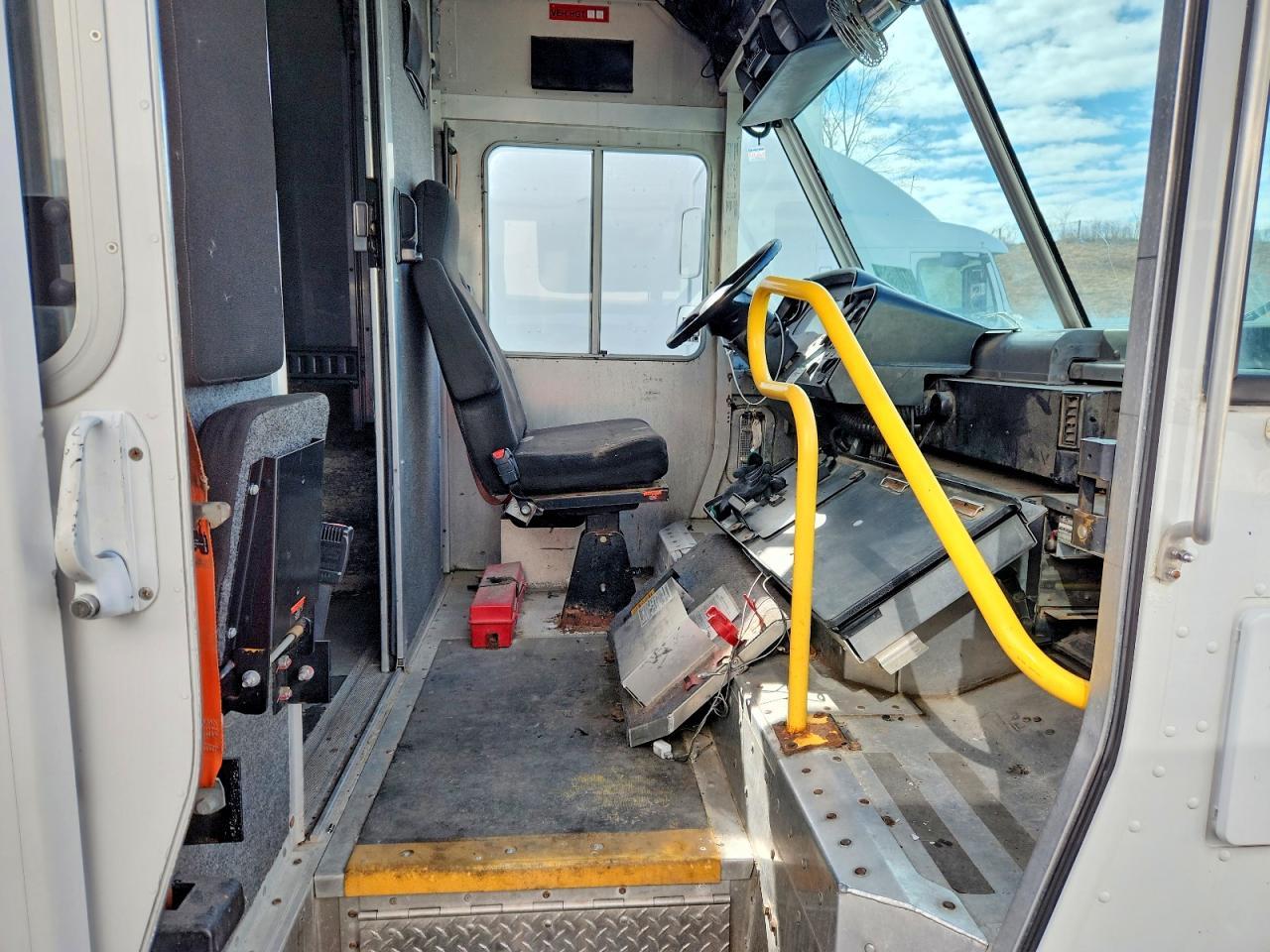 2015 Ford F59 Delivery Truck