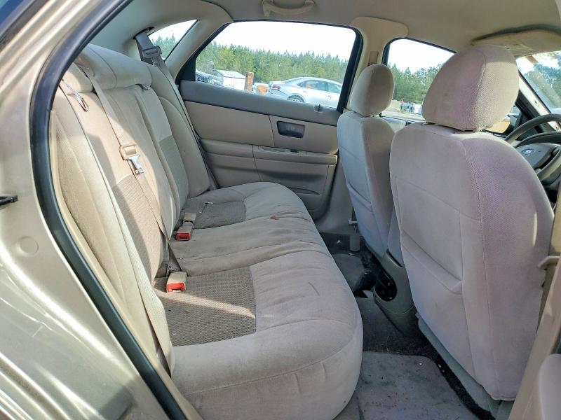 2005 Ford Taurus se