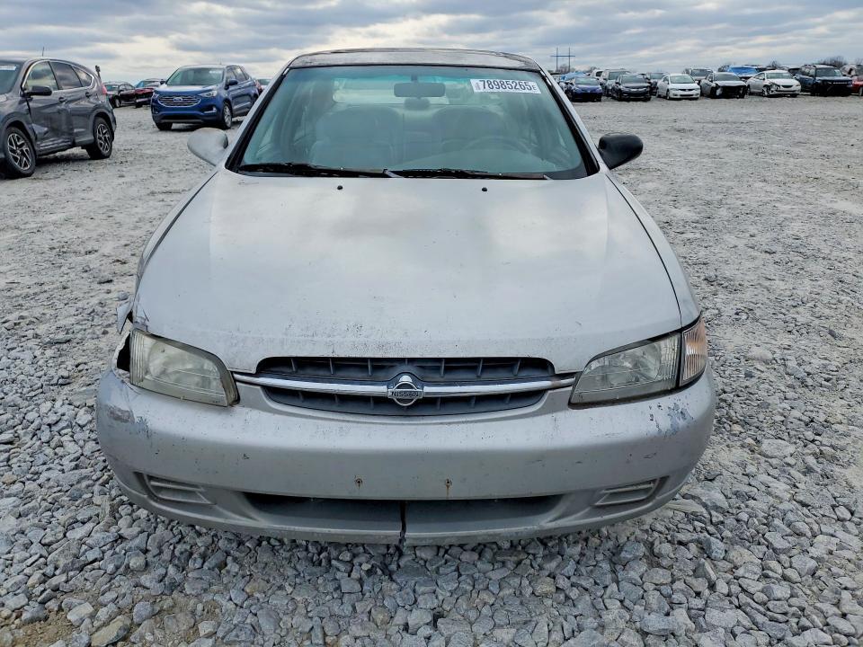 1999 Nissan Altima xe