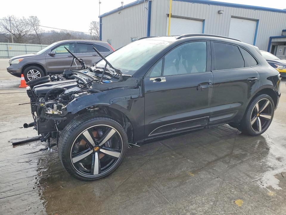 2023 Porsche Macan Base