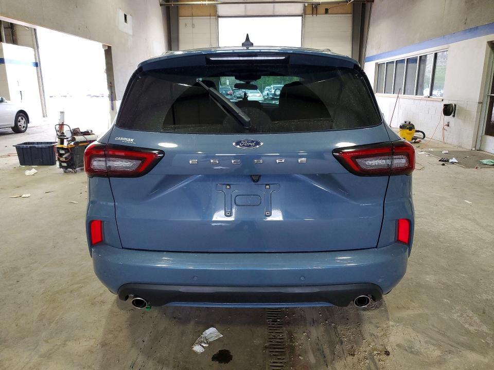 2024 Ford Escape st Line