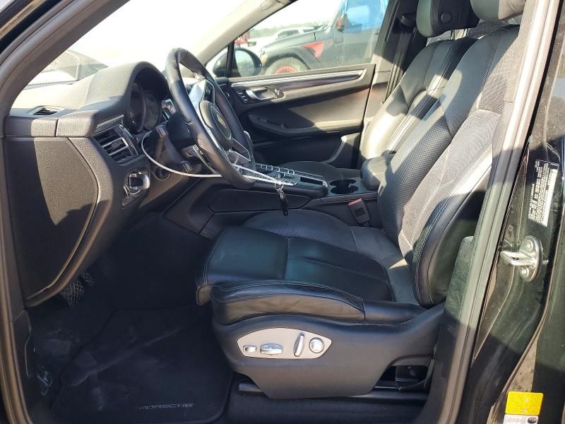 2021 Porsche Macan Base