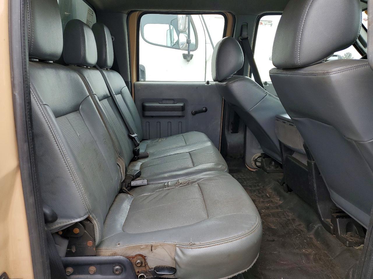 2013 Ford F450 Super Duty Flatbed Truck