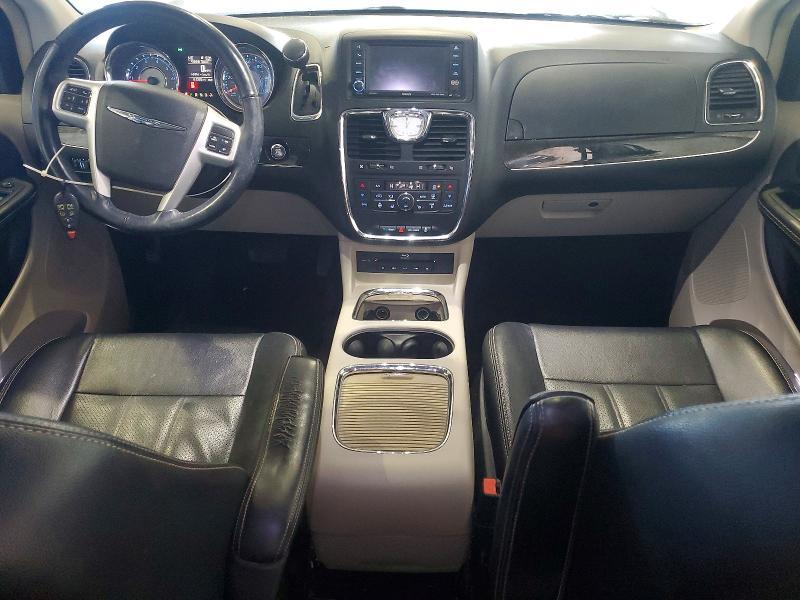 2016 Chrysler Town & Country Touring l