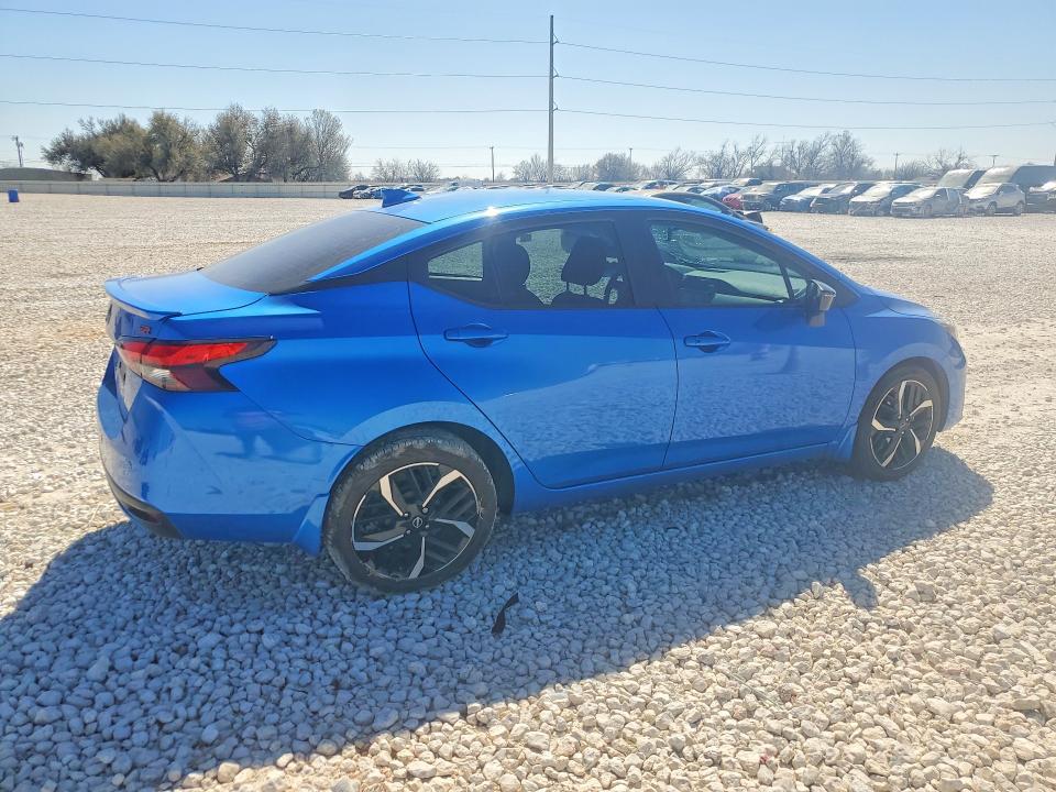 2024 Nissan Versa sr