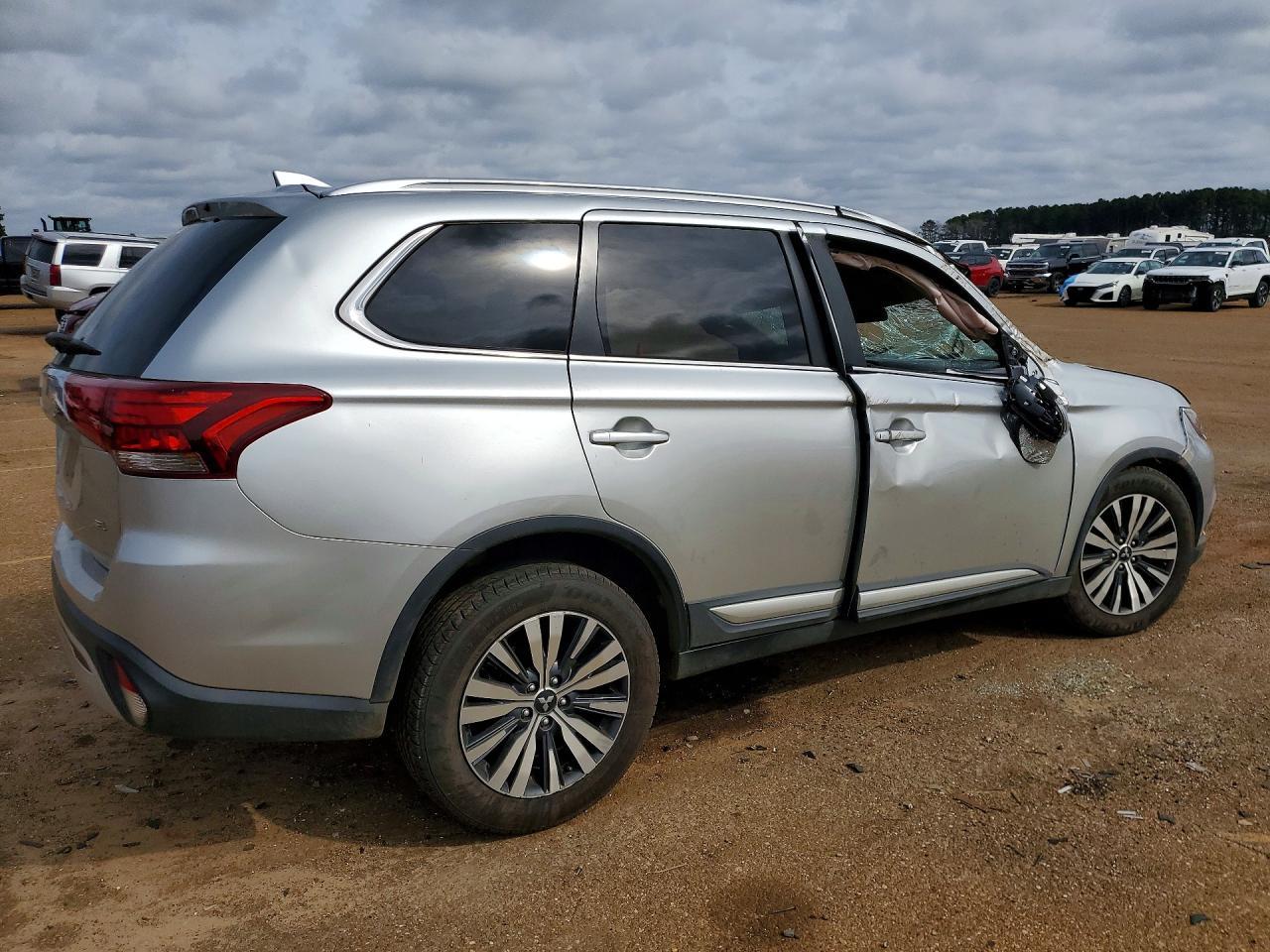 2020 Mitsubishi Outlander se