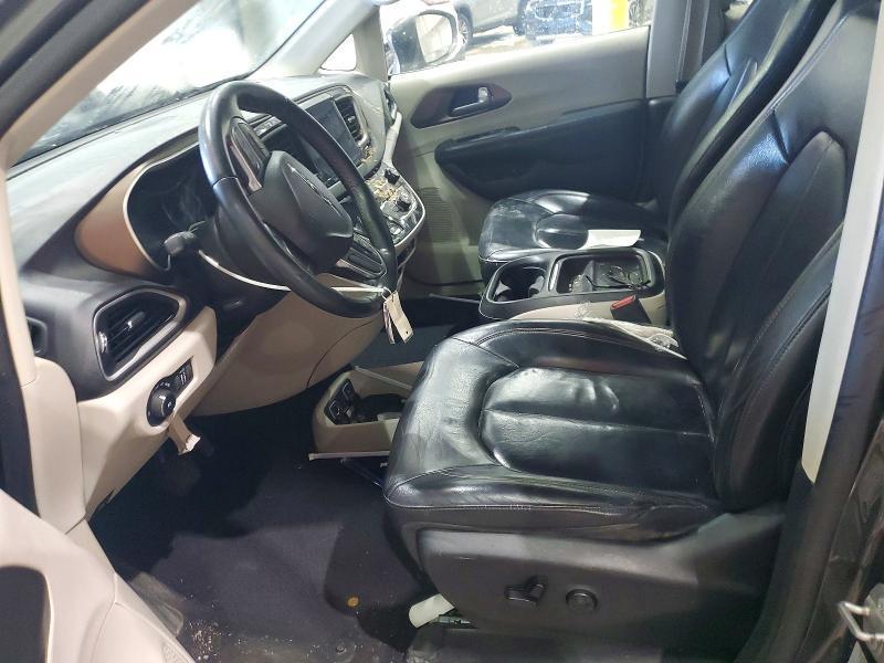 2017 Chrysler Pacifica Touring l