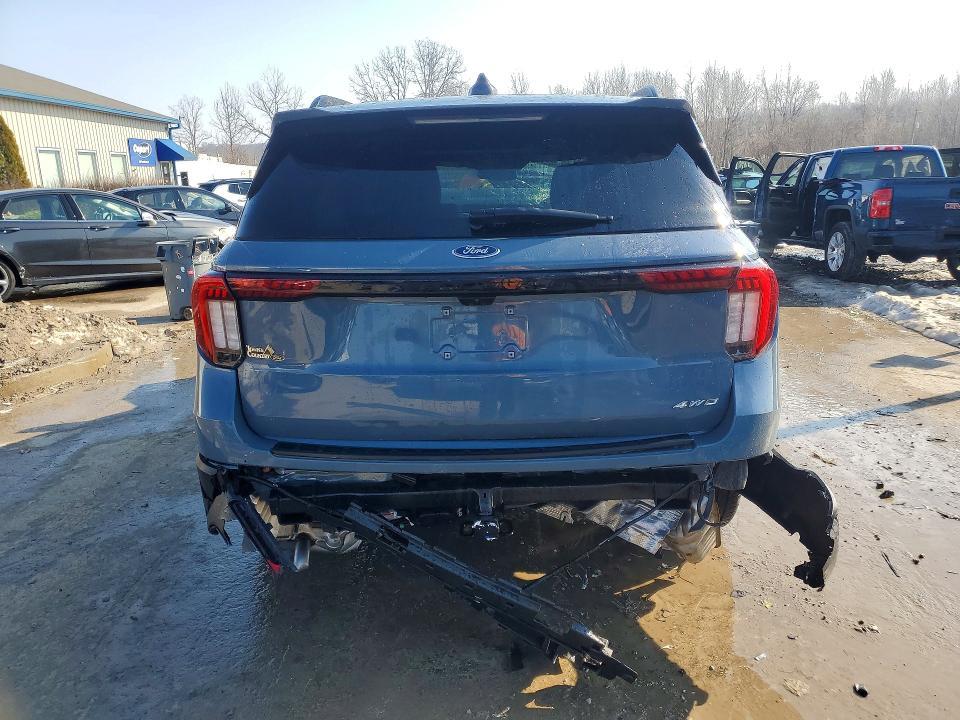 2025 Ford Explorer St-line