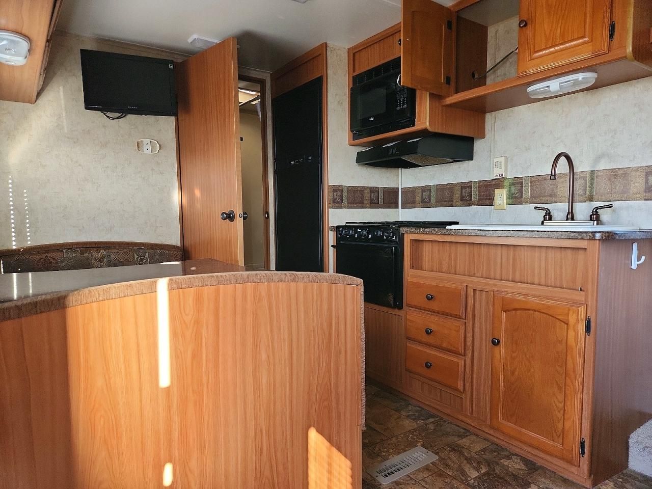 2011 Four Winds Travel Trailer